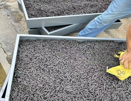 东莞活性炭箱更换活性炭就找东莞龙八头号玩家唯一环保公司